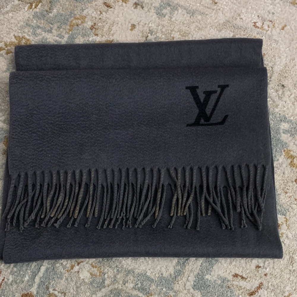 Louis Vuitton Cashmere Charcoal Scarf for Men